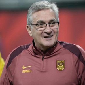 足协官宣！再次招聘国足主帅，定下极难目标，3位本土名帅赋闲